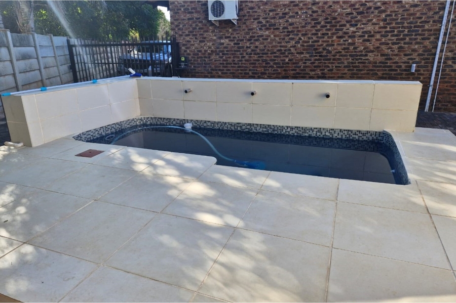 To Let 3 Bedroom Property for Rent in Wilkoppies North West